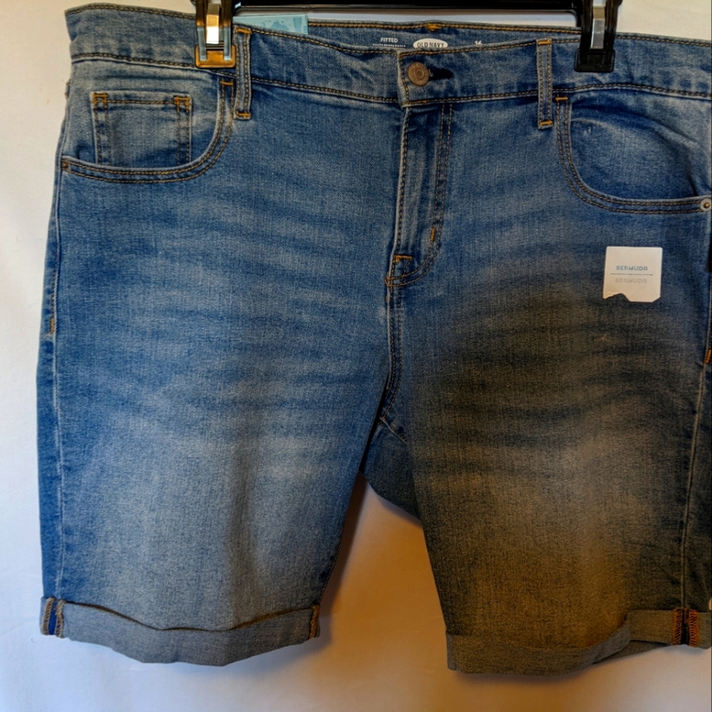 Old Navy Denim Bermuda shorts, Size 16 Regular
